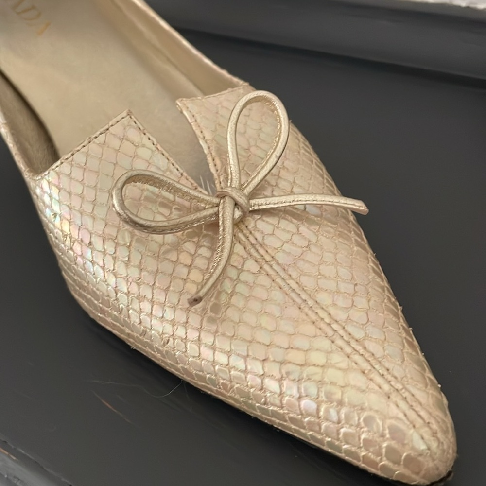 ESCADA vintage kitten heels pearl gold pointy US 7,5 fit best 7 made in Italy - Picture 5 of 11